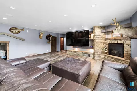 Living - 1005 Andrew Dr, Crooks, SD 57020 photo 6 of 6
