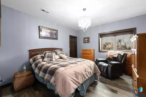 Bedroom - 1005 Andrew Dr, Crooks, SD 57020 photo 6 of 8