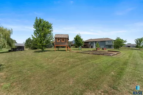Exterior - 1005 Andrew Dr, Crooks, SD 57020 photo 6 of 26