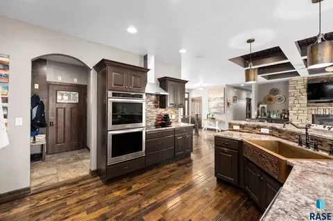 Kitchen - 1005 Andrew Dr, Crooks, SD 57020 photo 6 of 7