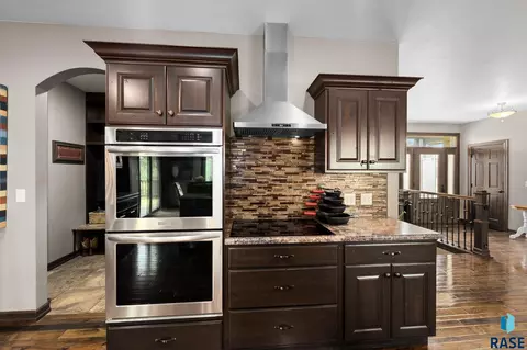 Kitchen - 1005 Andrew Dr, Crooks, SD 57020 photo 3 of 7