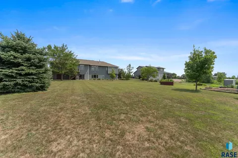 Exterior - 1005 Andrew Dr, Crooks, SD 57020 photo 23 of 26