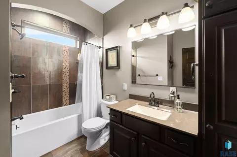 Bath - 1005 Andrew Dr, Crooks, SD 57020 photo 4 of 5