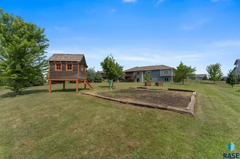Exterior - 1005 Andrew Dr, Crooks, SD 57020 photo 5 of 26