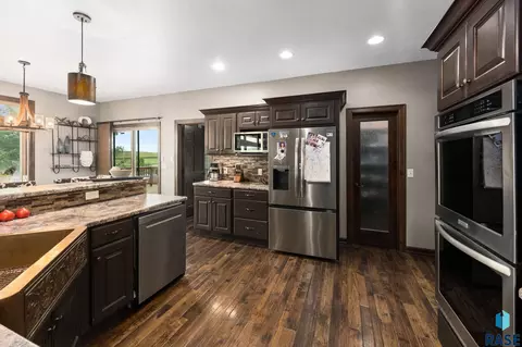 Kitchen - 1005 Andrew Dr, Crooks, SD 57020 photo 2 of 7