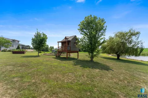 Exterior - 1005 Andrew Dr, Crooks, SD 57020 photo 8 of 26