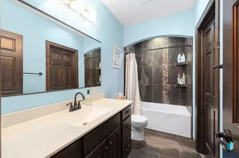 Bath - 1005 Andrew Dr, Crooks, SD 57020 photo 5 of 5