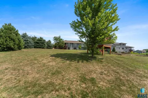 Exterior - 1005 Andrew Dr, Crooks, SD 57020 photo 7 of 26