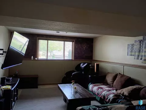Living - 5609 S Cain Ave S, Sioux Falls, SD 57106 photo 3 of 3