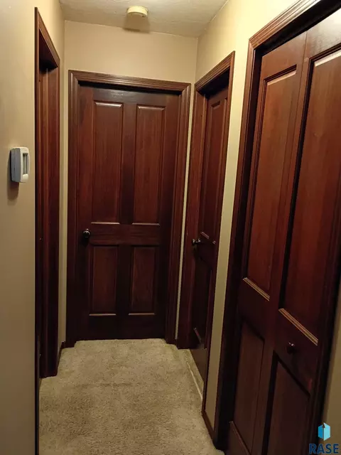 Entry Way - 5609 S Cain Ave S, Sioux Falls, SD 57106 photo 1 of 1
