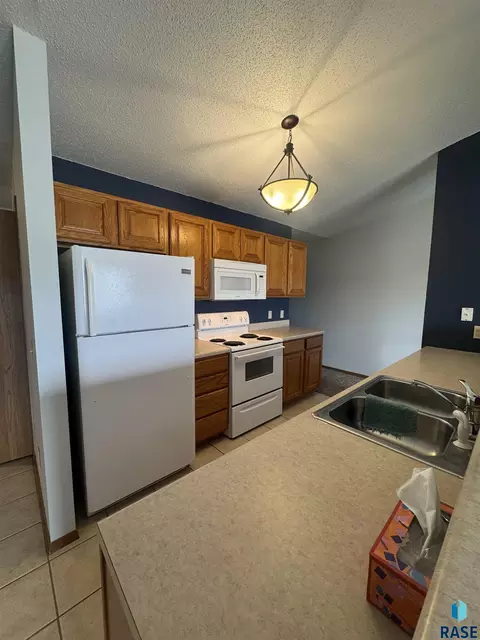 Kitchen - 4620 E 3rd St # 8, Sioux Falls, SD 57110 photo 5 of 6