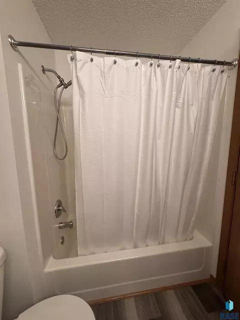 Bath - 4620 E 3rd St # 8, Sioux Falls, SD 57110 photo 2 of 2