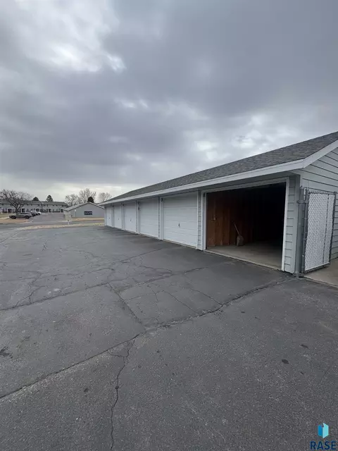 Exterior - 4620 E 3rd St # 8, Sioux Falls, SD 57110 photo 6 of 6
