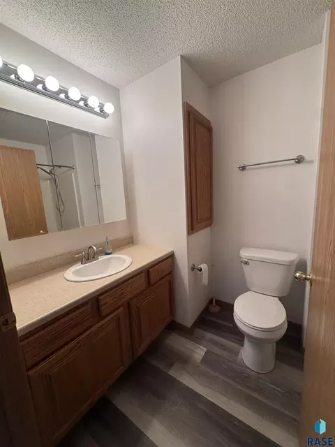 Bath - 4620 E 3rd St # 8, Sioux Falls, SD 57110 photo 1 of 2