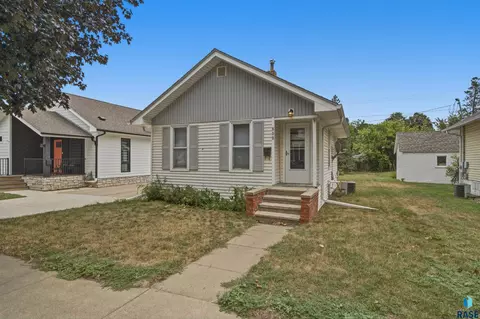 808 N Prairie Ave, Sioux Falls, SD 57104