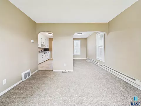 Living - 2105 S Duluth Ave, Sioux Falls, SD 57105 photo 1 of 7