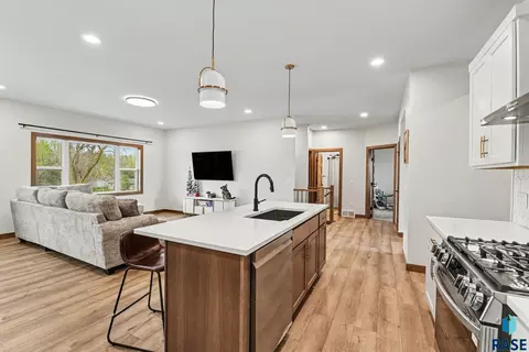 Kitchen - 1001 S Moonlight Cir, Brandon, SD 57005 photo 3 of 3