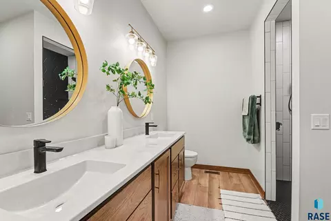 Bath - 1001 S Moonlight Cir, Brandon, SD 57005 photo 1 of 2