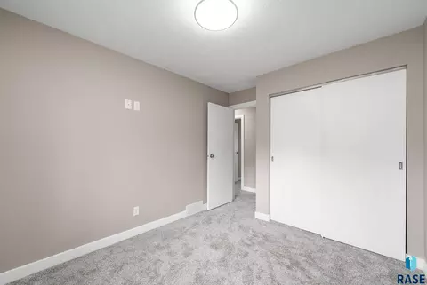 Bedroom - 5604 S Drexel Dr, Sioux Falls, SD 57106 photo 10 of 15