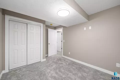 Bedroom - 5604 S Drexel Dr, Sioux Falls, SD 57106 photo 15 of 15