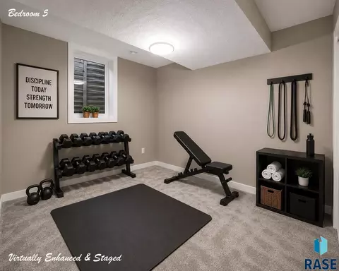 Bedroom - 5604 S Drexel Dr, Sioux Falls, SD 57106 photo 14 of 15