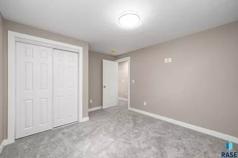 Bedroom - 5604 S Drexel Dr, Sioux Falls, SD 57106 photo 13 of 15