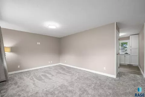 Living - 5604 S Drexel Dr, Sioux Falls, SD 57106 photo 3 of 6