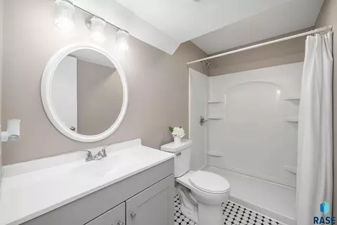 Bath - 5604 S Drexel Dr, Sioux Falls, SD 57106 photo 4 of 4