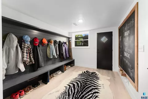 Entry Way - 105 E 36th St, Sioux Falls, SD 57105 photo 5 of 5