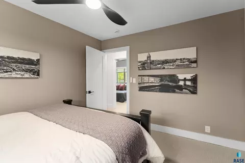 Bedroom - 105 E 36th St, Sioux Falls, SD 57105 photo 4 of 4