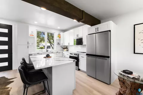 Kitchen - 105 E 36th St, Sioux Falls, SD 57105 photo 5 of 7