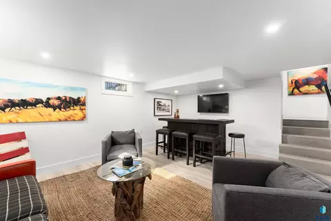 Living - 105 E 36th St, Sioux Falls, SD 57105 photo 5 of 8