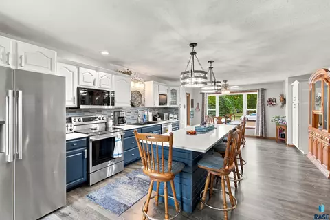 Kitchen - 521 E Lightner Ave, Salem, SD 57058 photo 5 of 5