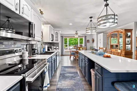 Kitchen - 521 E Lightner Ave, Salem, SD 57058 photo 4 of 5
