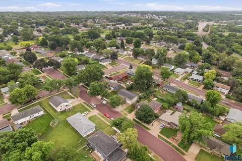 View/Area - 2313 E 17th St, Sioux Falls, SD 57103 photo 1 of 5