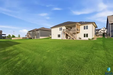 Exterior - 5600 E Daybreak Cir, Sioux Falls, SD 57110 photo 10 of 14