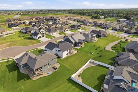 View/Area - 5600 E Daybreak Cir, Sioux Falls, SD 57110 photo 2 of 6