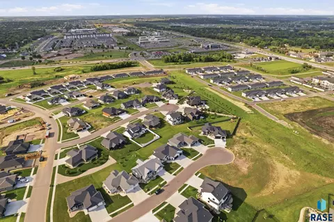 View/Area - 5600 E Daybreak Cir, Sioux Falls, SD 57110 photo 5 of 6