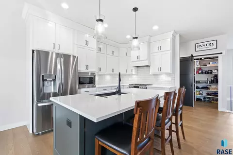 Kitchen - 5600 E Daybreak Cir, Sioux Falls, SD 57110 photo 1 of 6