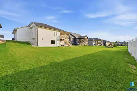 Exterior - 5600 E Daybreak Cir, Sioux Falls, SD 57110 photo 12 of 14