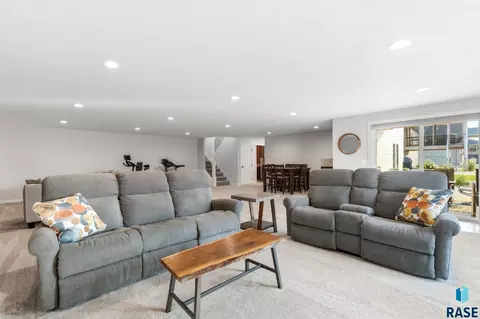 Living - 5600 E Daybreak Cir, Sioux Falls, SD 57110 photo 4 of 5