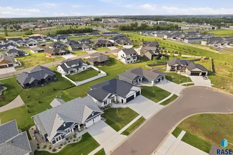 View/Area - 5600 E Daybreak Cir, Sioux Falls, SD 57110 photo 4 of 6