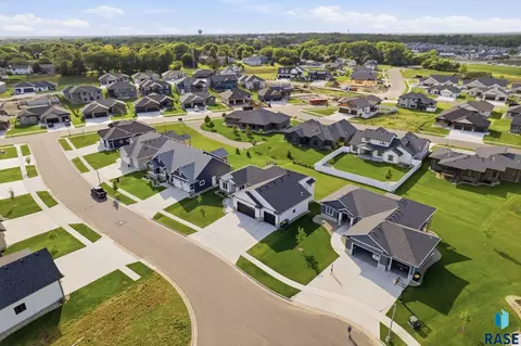View/Area - 5600 E Daybreak Cir, Sioux Falls, SD 57110 photo 1 of 6