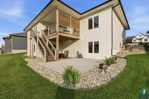 Exterior - 5600 E Daybreak Cir, Sioux Falls, SD 57110 photo 8 of 14