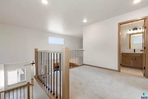 Entry Way - 2401 E Jetty Pl, Sioux Falls, SD 57108 photo 1 of 2