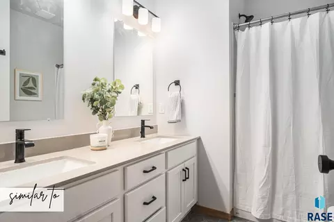Bath - 2401 E Jetty Pl, Sioux Falls, SD 57108 photo 2 of 3
