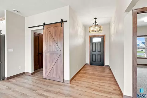Entry Way - 5004 E 65th St, Sioux Falls, SD 57108 photo 1 of 1