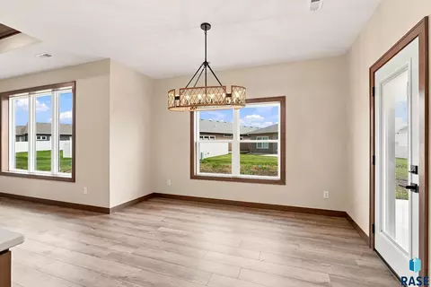 Dining - 5004 E 65th St, Sioux Falls, SD 57108 photo 3 of 3