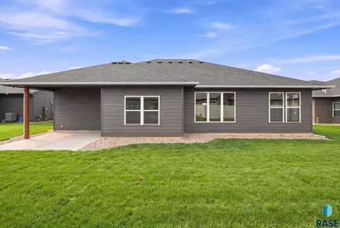Exterior - 5004 E 65th St, Sioux Falls, SD 57108 photo 3 of 3
