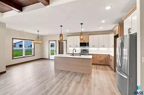 Kitchen - 5004 E 65th St, Sioux Falls, SD 57108 photo 2 of 4